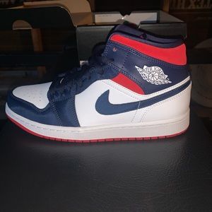 Jordan 1 mid se usa
